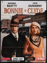 8t635 BONNIE & CLYDE French 1p R00 different close up of Warren Beatty & Faye Dunaway with guns!