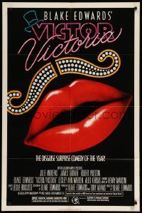 8y909 VICTOR VICTORIA 1sh '82 Julie Andrews, Blake Edwards, cool lips & mustache art by John Alvin