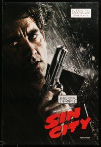 9c793 SIN CITY teaser DS 1sh '05 graphic novel by Frank Miller, cool image of Clive Owen as Dwight!