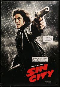 9c792 SIN CITY teaser DS 1sh '05 Frank Miller, cool image of Benicio Del Toro as Jackie Boy!