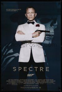 9c821 SPECTRE advance DS 1sh '15 cool image of Daniel Craig as James Bond 007 with gun!