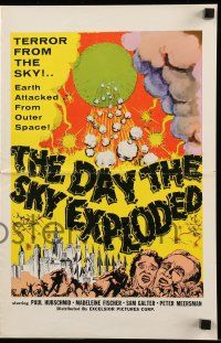 9d650 DAY THE SKY EXPLODED pressbook '61 terror from the sky, Earth attacked from outer space!
