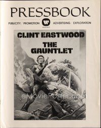 9d705 GAUNTLET pressbook '77 great art of Clint Eastwood & Sondra Locke by Frank Frazetta!