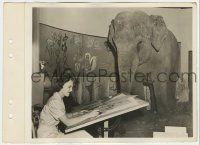 9h197 RELUCTANT DRAGON candid 8x11 key book still '41 elephant is apathetic toward animation artist!