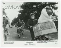 9m253 E.T. THE EXTRA TERRESTRIAL 8x10 still R02 Henry Thomas & friends save E.T. on bicycle!