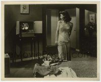 9m444 KEY TO THE CITY 8x10 still '50 Loretta Young watches Clark Gable giving speech on TV!