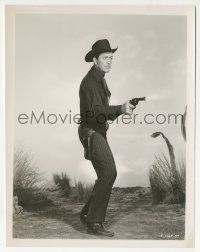 9m477 LAW & JAKE WADE 8x10.25 still '58 full-length portrait of Robert Taylor pointing gun!