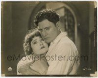 9m701 STRANGER 8x10 still '24 great close up of Richard Dix holding Betty Compson tightly!