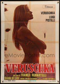 9z465 VERUSCHKA Italian 1p '71 great c/u of sexy topless model Veruschka holding knife at sunset!