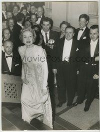 1d286 MARLENE DIETRICH 8.5x11.25 still '60s smiling at a formal event with men in tuxedos!