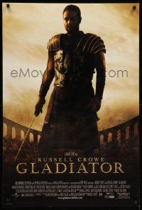 1g356 GLADIATOR DS 1sh '00 Ridley Scott, cool image of Russell Crowe in the Coliseum!