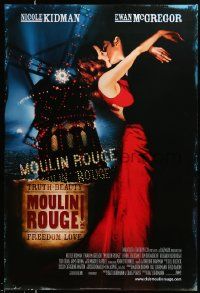 1g623 MOULIN ROUGE style E int'l DS 1sh '01 sexy Nicole Kidman & Ewan McGregor kissing!