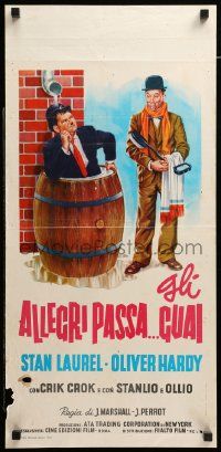 1h402 GLI ALLEGRI PASSA...GUAI Italian locandina '67 different art of Stan Laurel & Oliver Hardy!