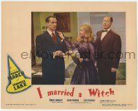 1k753 I MARRIED A WITCH LC '42 Robert Benchley watches Veronica Lake touch scared Fredric March!