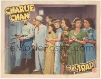 1k961 TRAP LC #8 '46 Sidney Toler as Charlie Chan & crowd watch cop about to break down door!