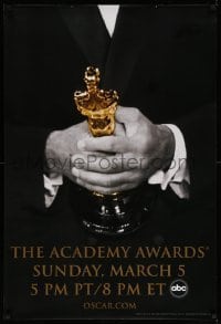 1r468 78th ANNUAL ACADEMY AWARDS 1sh '05 cool Studio 318 design of man in suit holding Oscar!