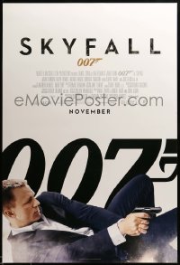 1r893 SKYFALL int'l advance DS 1sh '12 November style, Daniel Craig as James Bond shooting gun!