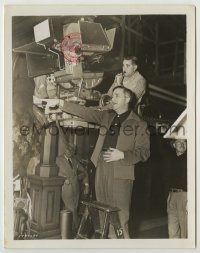 1s081 ANY NUMBER CAN PLAY candid 8x10.25 still '49 director Mervyn LeRoy shouting orders by camera!