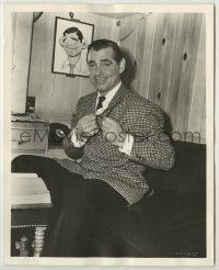 1s236 CLARK GABLE deluxe 8x10 still '49 smiling cool caricature art from Any Number Can Play!