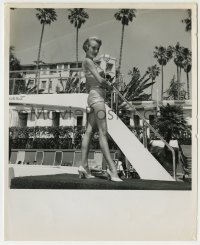 1s490 JANET LEIGH 8.25x10 still '50s sexy portrait in skimpy outfit & heels by pool in Beverly Hills
