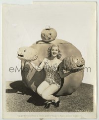1s610 MARY PARKER 8.25x10 still '38 posed portrait in sexy swimsuit with Halloween pumpkins!