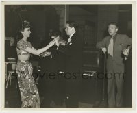 1s698 OUT OF THE FOG candid 8.25x10 still '41 Litvak watches Lupino & Garfield rehearsing by Lacy!