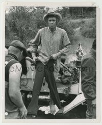 1s743 REIVERS candid 8.25x10 still '70 great image of Steve McQueen putting on pants by cool car!