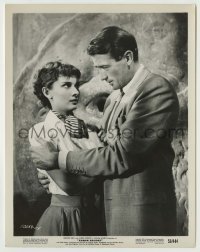 1s768 ROMAN HOLIDAY 8x10.25 still '53 c/u of Gregory Peck embracing beautiful Audrey Hepburn!
