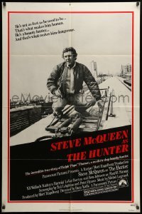 2b361 HUNTER 1sh '80 great image of bounty hunter Steve McQueen!