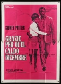 2c651 WARM DECEMBER Italian 2p '73 full-length art of Sidney Poitier w/arm around Ester Anderson!