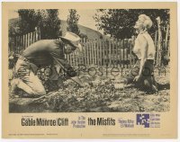 2d415 MISFITS LC #3 '61 Clark Gable digs in the yard while sexy Marilyn Monroe watches!