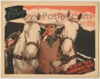 2d526 RIDIN' THE CHEROKEE TRAIL LC '41 great portrait of Tex Ritter smiling between two horses!