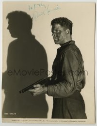 2j0461 BURT LANCASTER signed 7.25x9.75 still '47 great c/u with shotgun by shadow from Brute Force!