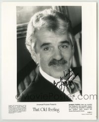 2j0484 DENNIS FARINA signed 8x10 still '97 great head & shoulders portrait from The Old Feeling!