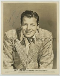 2j0532 JACK CARSON signed 8x10.25 still '40s great smiling portrait of the Warner Bros star!