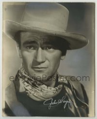 2j0563 JOHN WAYNE deluxe 8x10 still '40s great image, may be signed by John Wayne, plus postcard!