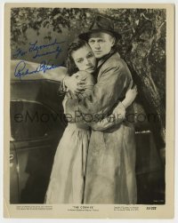 2j0617 RICHARD WIDMARK signed 8x10.25 still '55 close up hugging Lauren Bacall in rain from Cobweb!