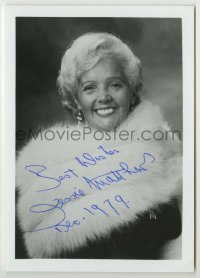 2j0168 JESSIE MATTHEWS signed 5x7 photo '79 great smiling portrait in fur, later in her career!