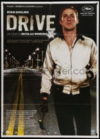 2s318 DRIVE Italian 1p '11 best close up of Ryan Gosling as the driver holding hammer!