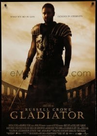 2t376 GLADIATOR int'l DS 1sh '00 Ridley Scott, cool image of Russell Crowe in the Coliseum!