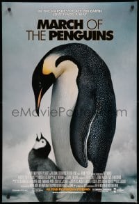 2t611 MARCH OF THE PENGUINS DS 1sh '06 Luc Jacquet, great image of baby w/parent!