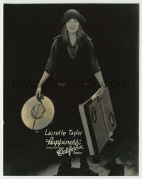 2w563 LAURETTE TAYLOR 7.5x9.75 still '24 full-length in great outfit when she was in Happiness!