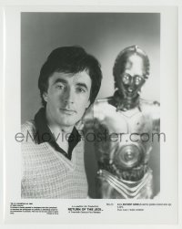 2w791 RETURN OF THE JEDI candid 8x10 still '83 great image of Anthony Daniels, who voiced C-3PO!