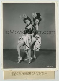 2w845 SHOW BUSINESS 8.25x10 still '44 uncredited twin sisters Jean & Lynn Rober as sexy showgirls!