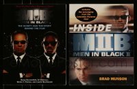 3h536 LOT OF 2 MEN IN BLACK PUBLISHED SCREENPLAYS '90s-00s stories & pictures, the first 2 parts!