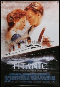 3h015 TITANIC 40x58 French commercial poster '97 Leonardo DiCaprio & Kate Winslet over ship!