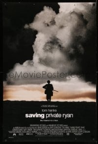 3k862 SAVING PRIVATE RYAN DS 1sh '98 Spielberg, Hanks, image of soldier on hill in front of clouds!