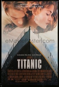 3k952 TITANIC DS 1sh '97 Leonardo DiCaprio, Kate Winslet, directed by James Cameron!