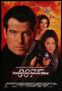 3k484 TOMORROW NEVER DIES 27x40 video poster '97 Pierce Brosnan as Bond, Yeoh, sexy Teri Hatcher!