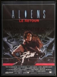 3r041 ALIENS French 1p '86 James Cameron, close up of Sigourney Weaver carrying little girl!